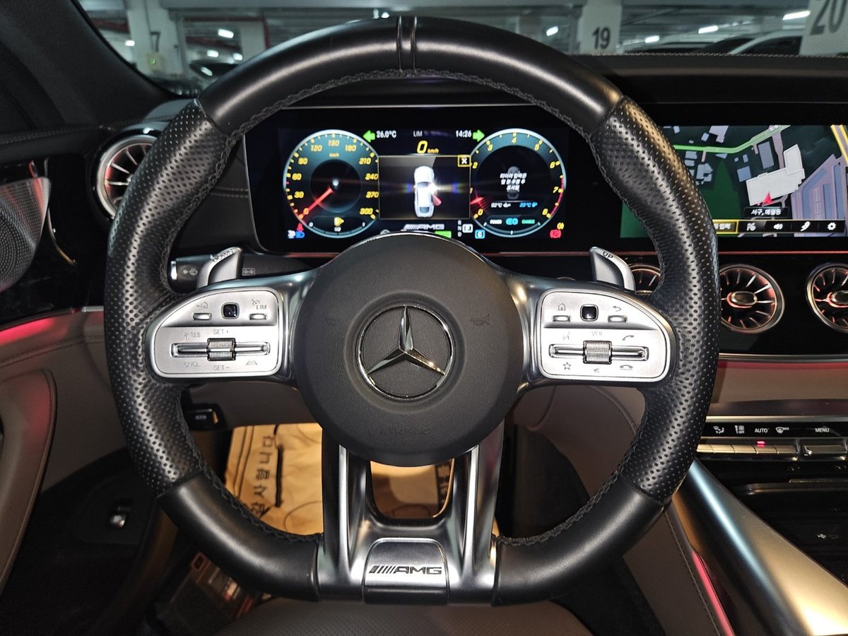 MERCEDES AMG GT 43
