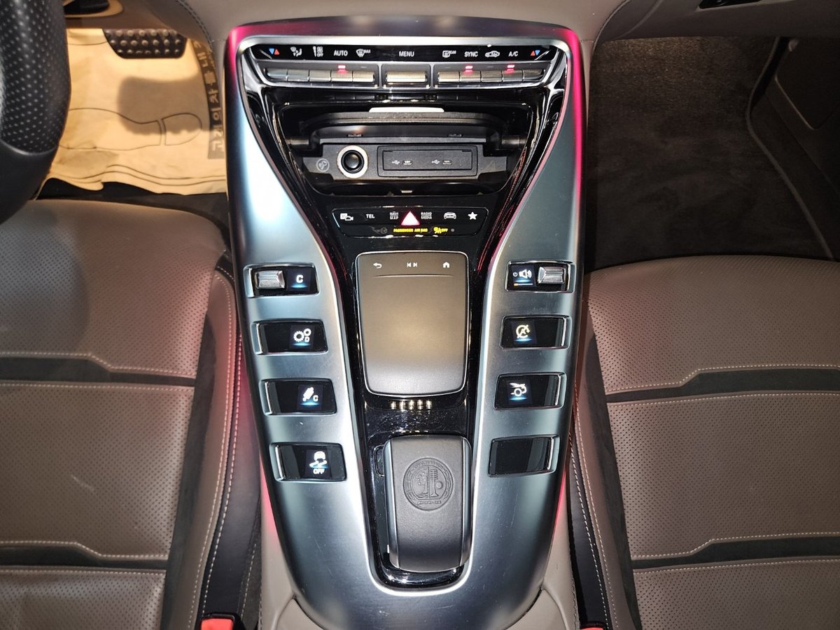 MERCEDES AMG GT 43