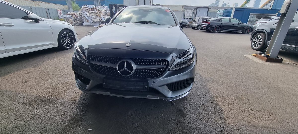 MERCEDES AMG C200 COUPE